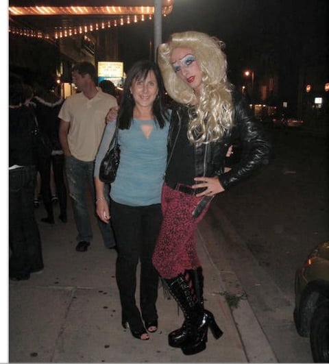 Me Hj Hedwig Please judge my book by its cover. Me Hj Hedwig Julie Tarney